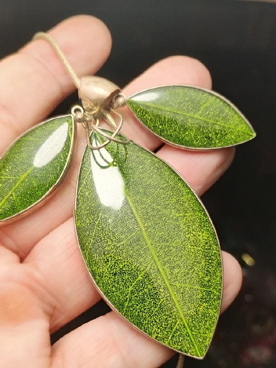 925 Sterling Silver Leaf Pendant On Chain W/Matching 925 Sterling Earrings - Picture 3 of 9